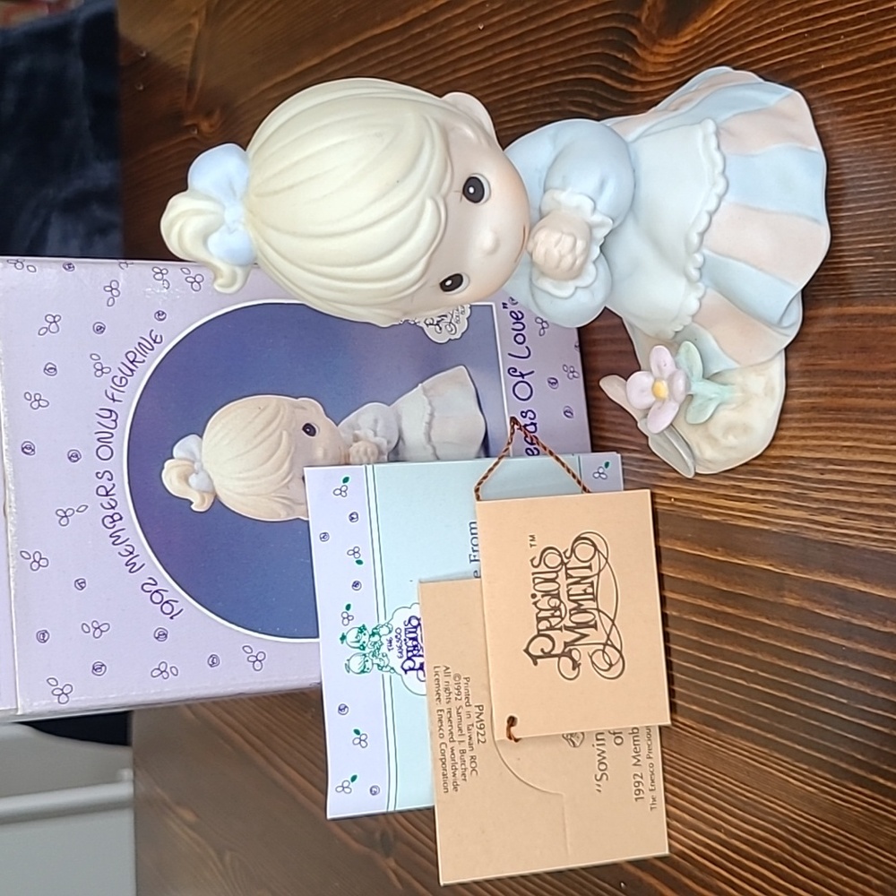 1992 Members Only Figurine Precious Moments Sowing the Seeds of Love
